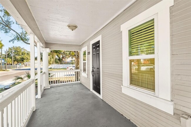 Building Photo - 2725 E Columbus Dr