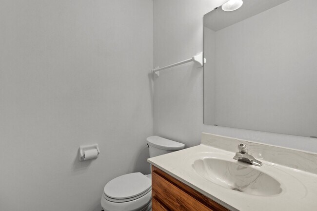 Building Photo - NEW! 2 Bedroom/2 Bath Condo-Mt Pleasant