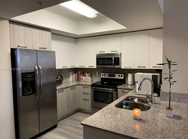Building Photo - 2700 SW 27th Ave