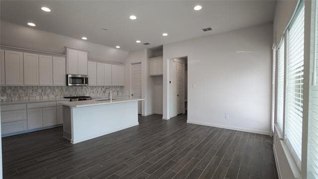 Building Photo - 6104 Vester Trl