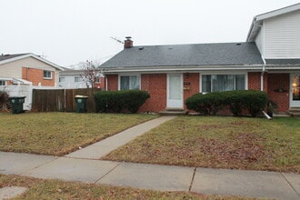 Building Photo - 9071 N Grace Ave