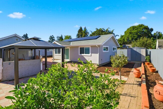 Building Photo - Just Built Two Bedroom Property!