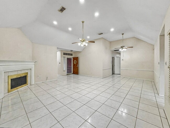 Building Photo - 13607 Sable Ln