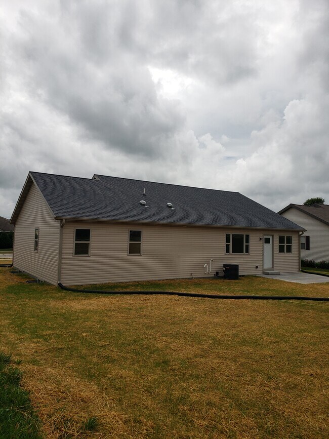 Building Photo - 716 Ojibwe Path