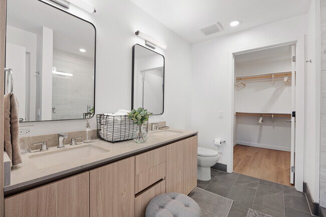 Building Photo - 1 Riva Row