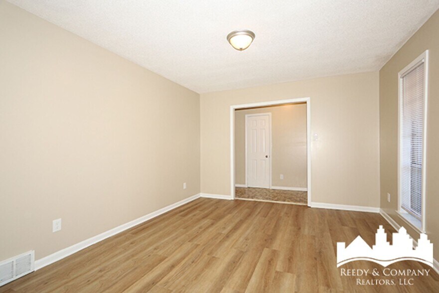 Building Photo - 3054 Pine Allee Cove