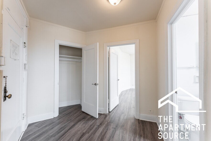 Building Photo - 2774 N Milwaukee Ave