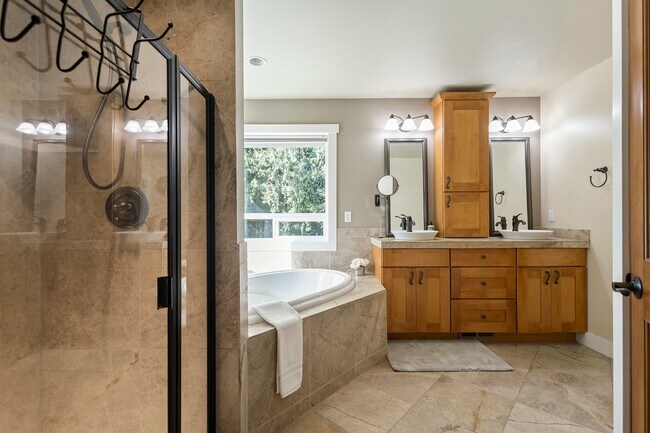 Building Photo - 37909 Theo Ln