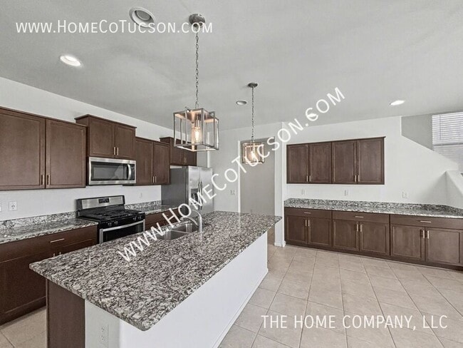 Building Photo - 7108 S Via Gaucho Viejo