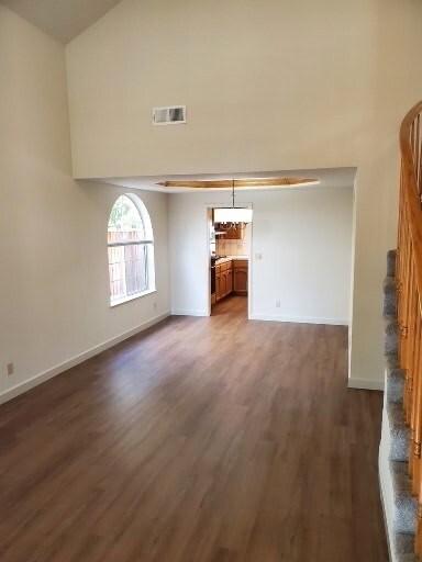 Living room entry - 2040 Goldenrod Ln