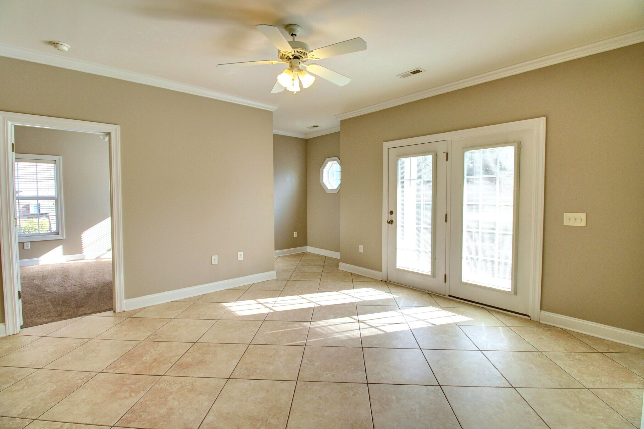 Building Photo - 2077 Silvercrest Dr