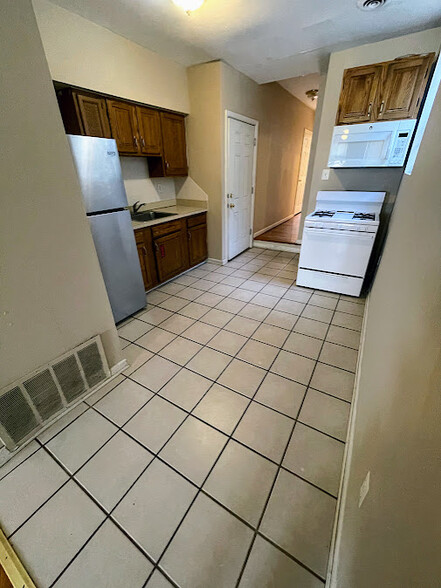 Apt 2 - Kitchen - 2148 N Carlisle St