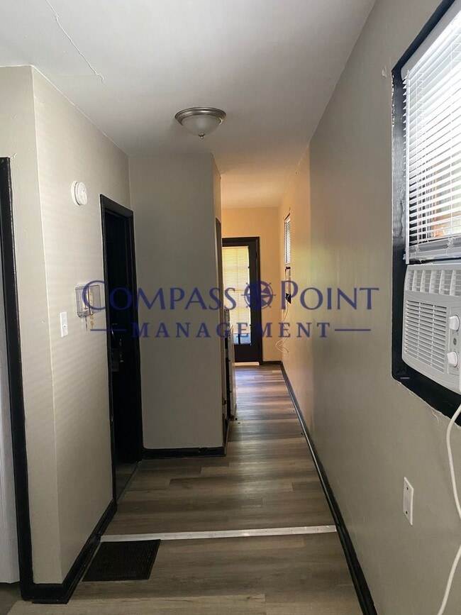 Building Photo - 707-709 Paul Ave