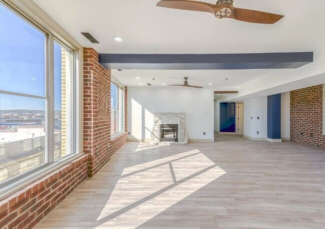 Building Photo - Fabulous 4/3.5 Loft with PANORAMIC Views of Johnson City, TN, $3650