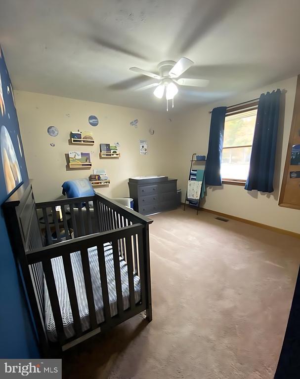 Building Photo - 8624 Valley Dr