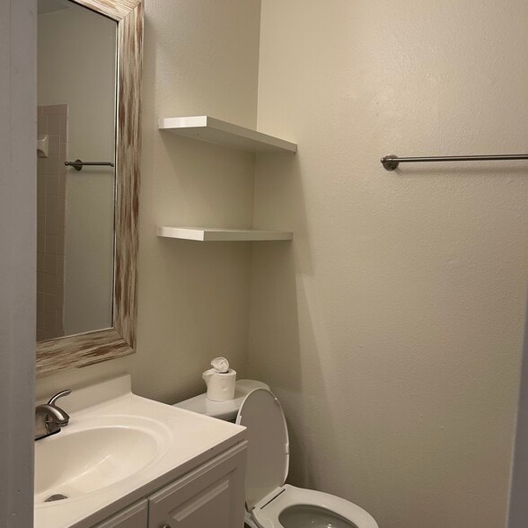 Building Photo - 12702 Raeburn Way