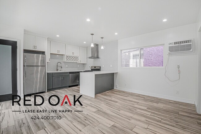 Building Photo - 836 Van Ness Ave