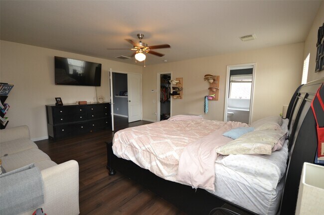 Building Photo - 20751 Cypress Post Dr