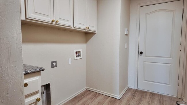 Building Photo - 3209 Grant Rd