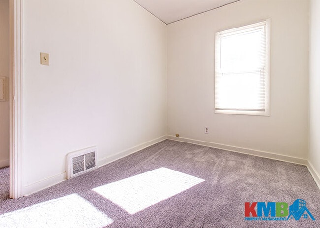 Building Photo - 839 14th St NE