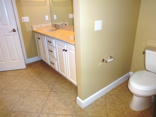 Building Photo - 11 Kings Ct