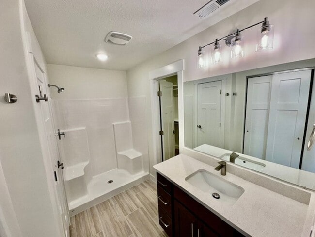 Building Photo - Brand New 3 bedroom- 2 bath Single Family ...