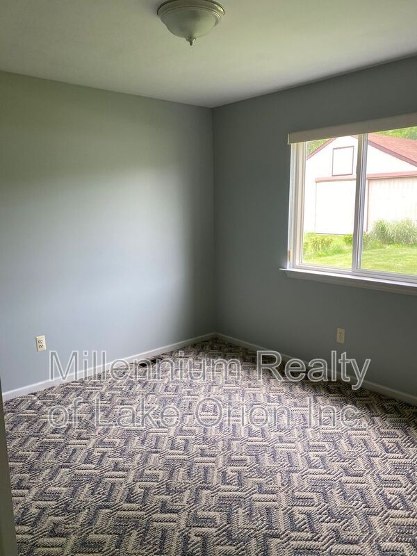 Building Photo - 2493 S Ortonville Rd