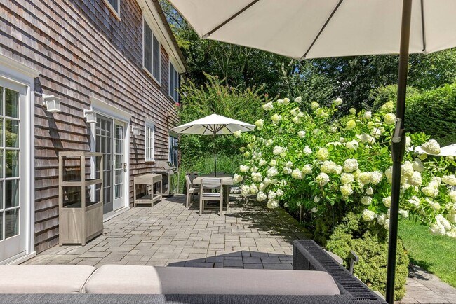 Building Photo - 50 Narrow Ln