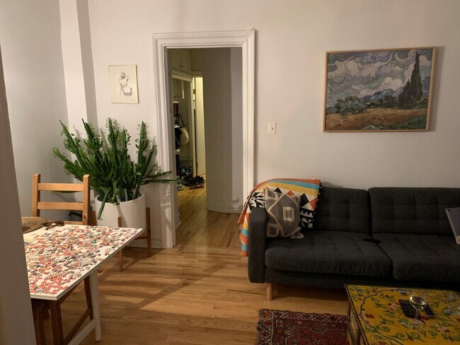 Building Photo - 219 13th St