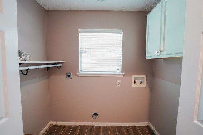 Building Photo - Coming Available!