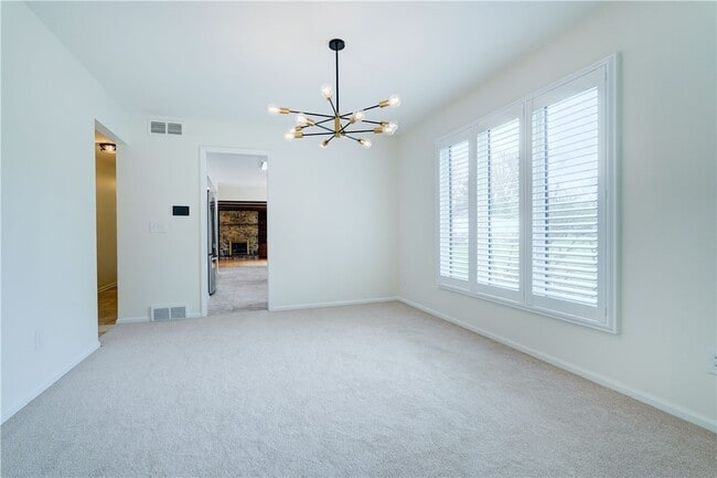 Building Photo - 399 French Rd