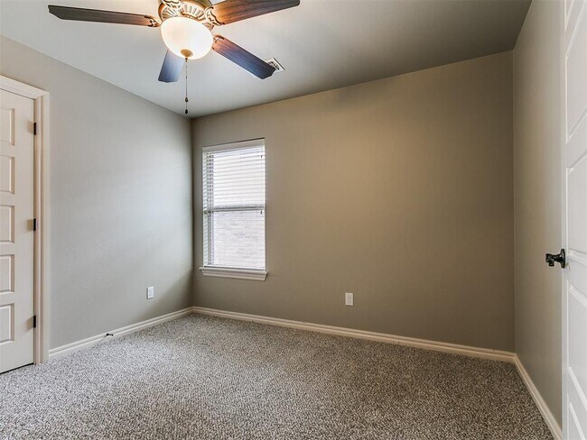 Building Photo - 4932 Wister Ln