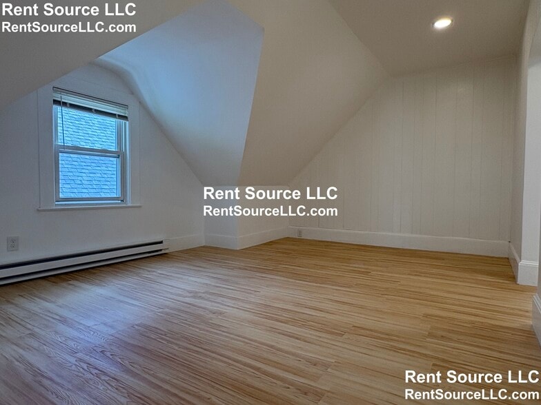 Building Photo - 9 Knapp St