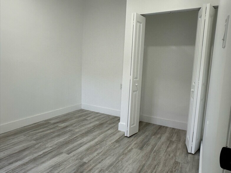 Building Photo - 901 NW 46th St