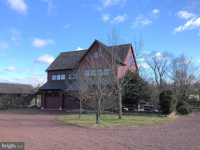 Building Photo - 346 Lurgan Rd