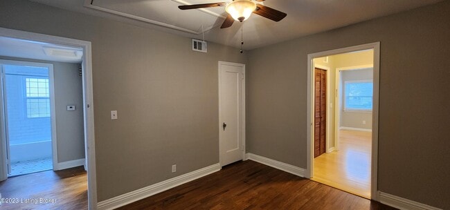 Building Photo - 208 Colonial Dr