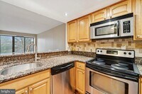 Building Photo - 2001 Hamilton St