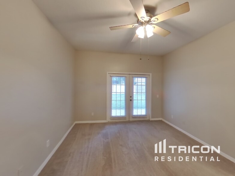 Building Photo - 10243 Goldenbrook Way