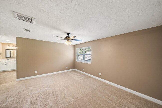 Building Photo - 3019 Ramblewood Rd