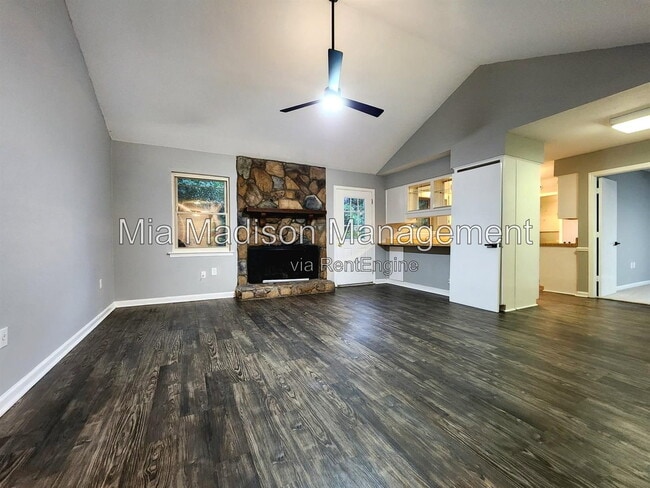 Building Photo - 1531 Marcy Cir