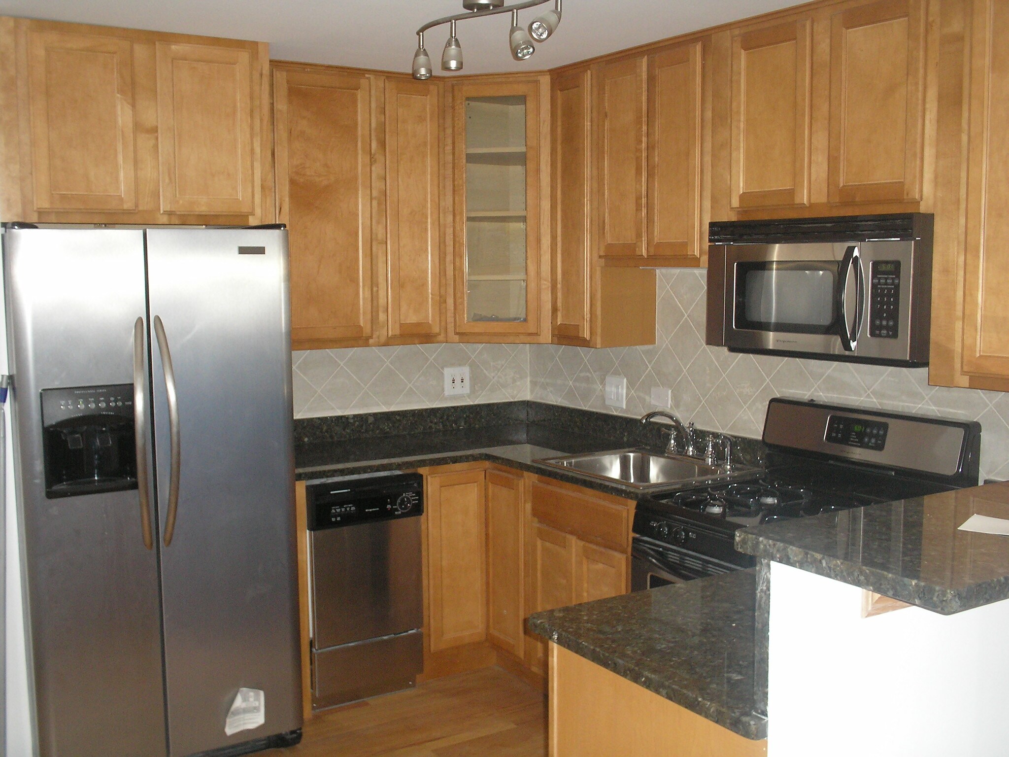 Building Photo - 313 Elgin Ave