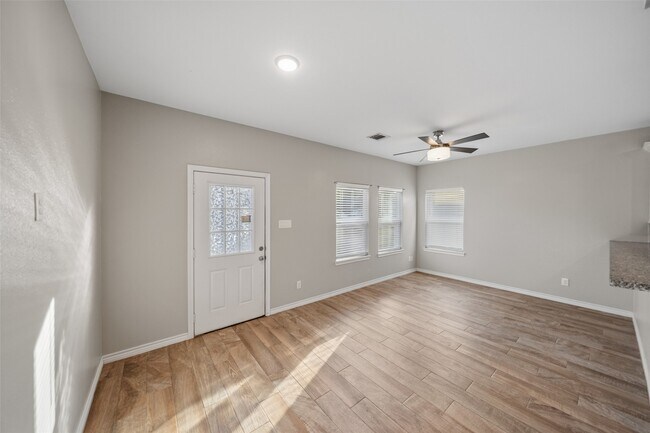 Building Photo - 16928 Kempwood