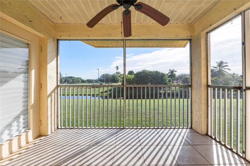 Building Photo - 967 Coral Club Dr