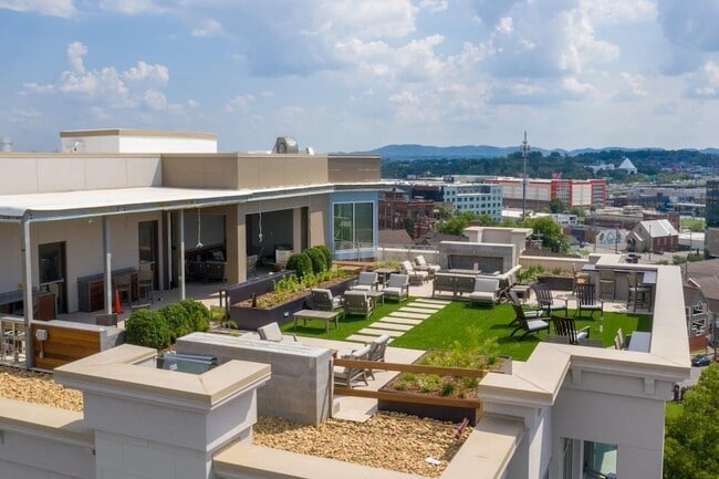 Building Photo - 20 Rutledge St