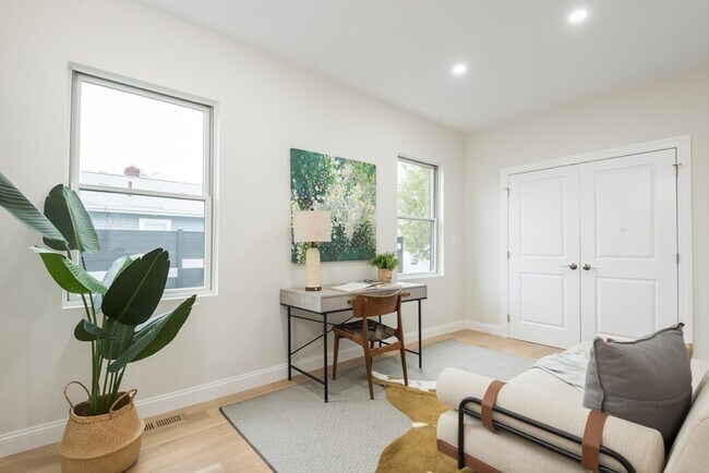 Building Photo - 6 Gordon Rd