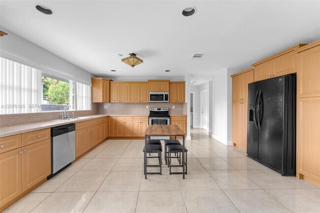 Building Photo - 9835 SW 56th St
