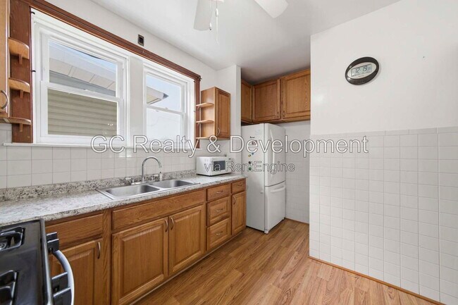 Building Photo - 3938 N Lockwood Ave