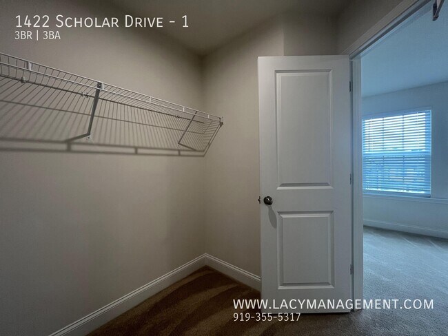 Building Photo - 1422 Scholar Dr