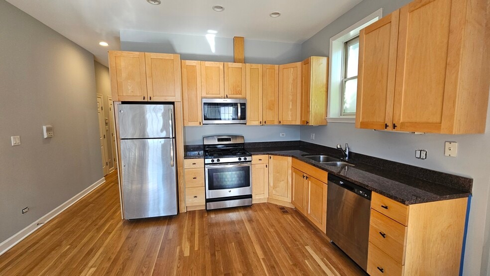 Building Photo - 509 N Hartland Ct