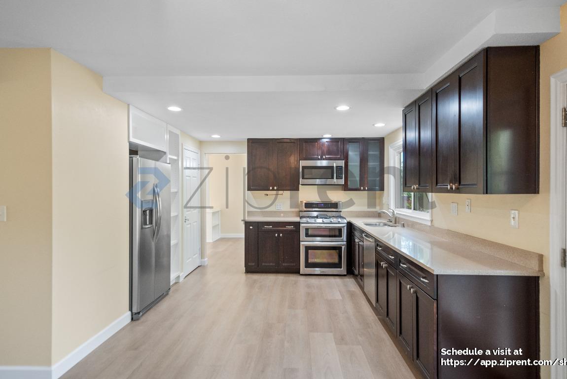 Building Photo - 15 Malibu Ct